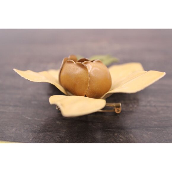 Vintage Enamel Yellow Flower Brooch Pin With Green Stem Large Petals 1970s 3x3" - Picture 9 of 9